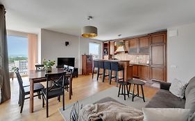 Top Floor z widokiem na morze by Downtown Apartments